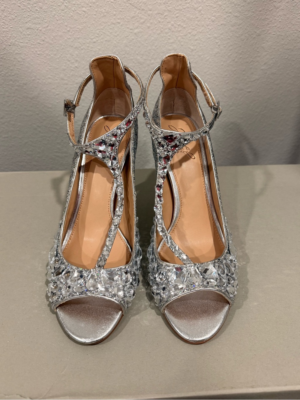 Jewel Badgley Mischka Silver Crystal T-Strap Evening Heels
